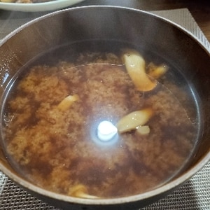 しめじと豆腐のお味噌汁